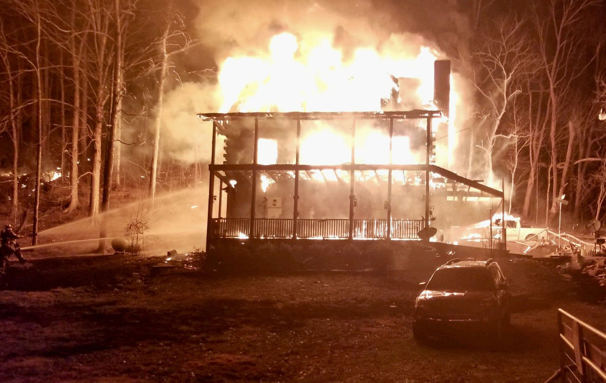 Madisonville FD responds to house fire